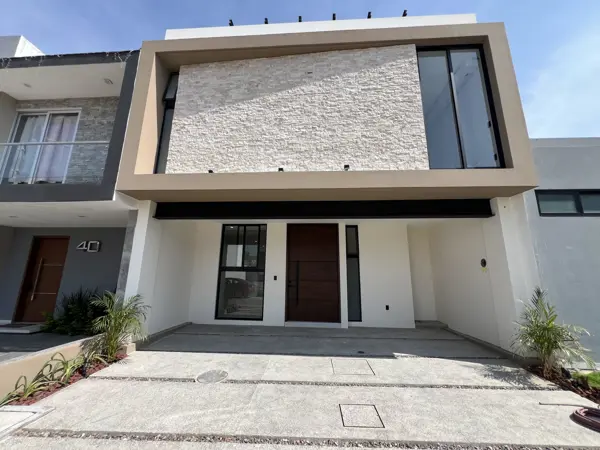 Casa en venta Valle Imperial — foto 1 de 23