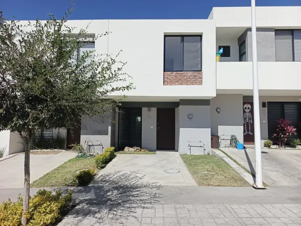 casa en venta en Alva Residencial Valle Imperial — foto 1 de 20