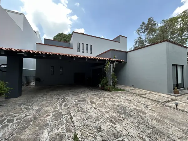 Casa en venta en Fraccionamiento Bugambilias, Zapopan — foto 2 de 51
