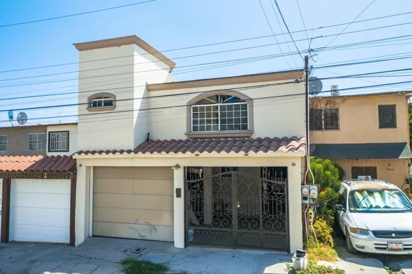 Amplia casa en renta en Lomas de la Presa – ¡Comodidad y excelente ubicación! — foto 1 de 18