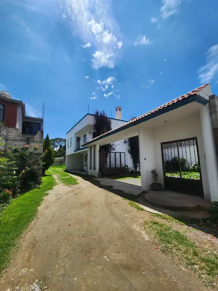 Casa Seminueva en Venta, Zona Centro de Zinacantepec — foto 1 de 18