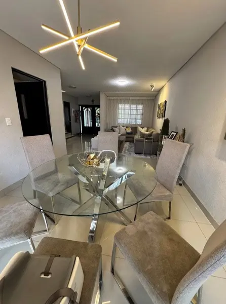 Casa en Renta Jardines de Mirasierra — foto 1 de 6