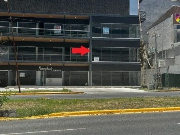 Local en venta plaza ELYSIUM — foto 1 de 8