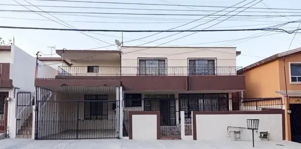 Casa en Venta Cumbres 1er Sector — foto 1 de 30