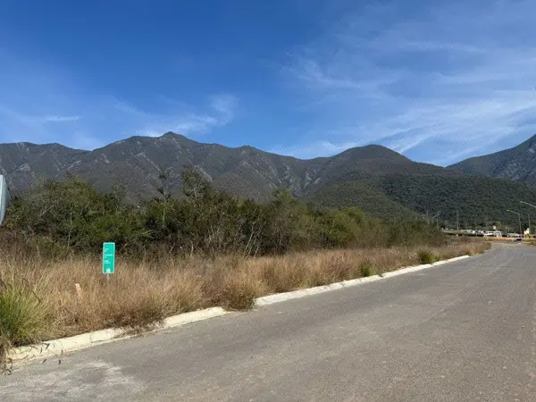 Terreno en venta en El Yerbaniz, Santiago — foto 2 de 11