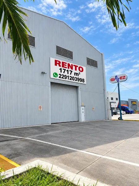Bodega 1717m2 en Renta sobre Avenida Ejercito Mexicano Veracruz, Ideal para Actividades Productivas — foto 1 de 10