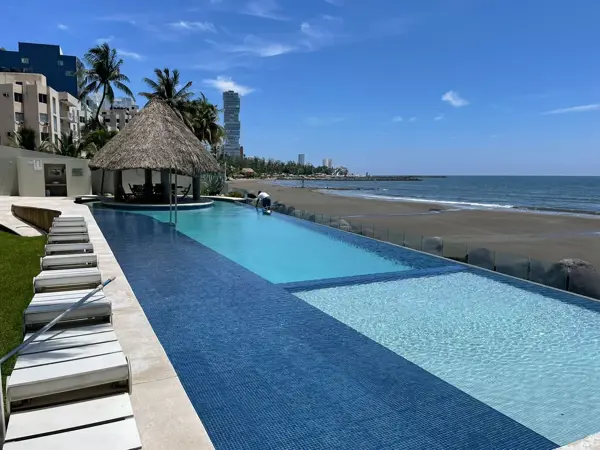 PARTMENT FOR RENT | AXIS TOWER | BOCA DEL RÍO 11th Floor | Beachside / Oceanfront side — foto 1 de 23