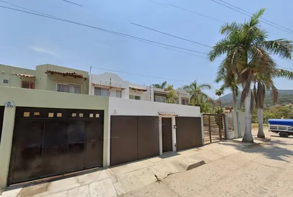 Casa en remate en Delfines, Puerto Vallarta — foto 2 de 11
