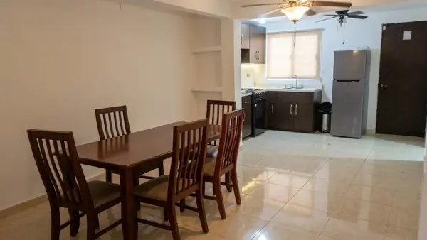 En Renta Casa de 2 Niveles, semiamueblada con remodelaciones en Misión de Fundadores 2do Sector — foto 1 de 8