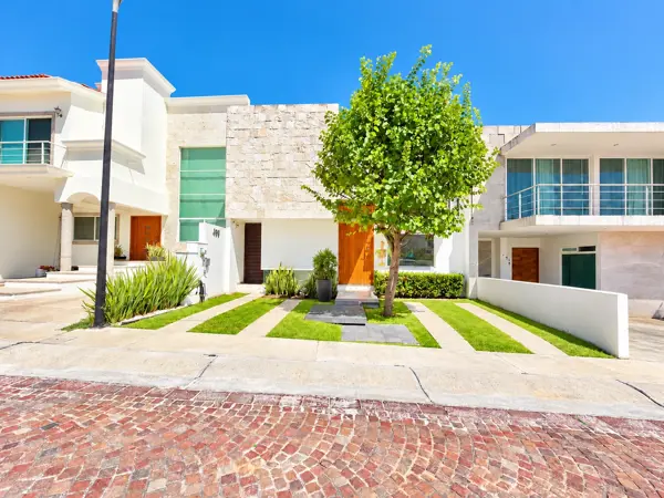 Casa en renta en CUMBRES DEL LAGO — foto 1 de 12
