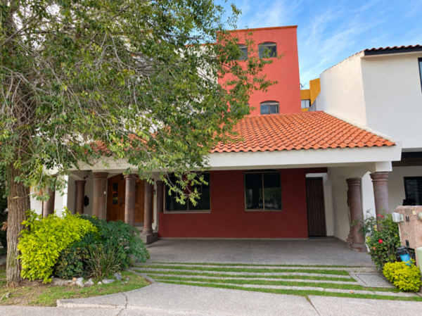 Casa en renta o venta Villantigua — foto 1 de 23