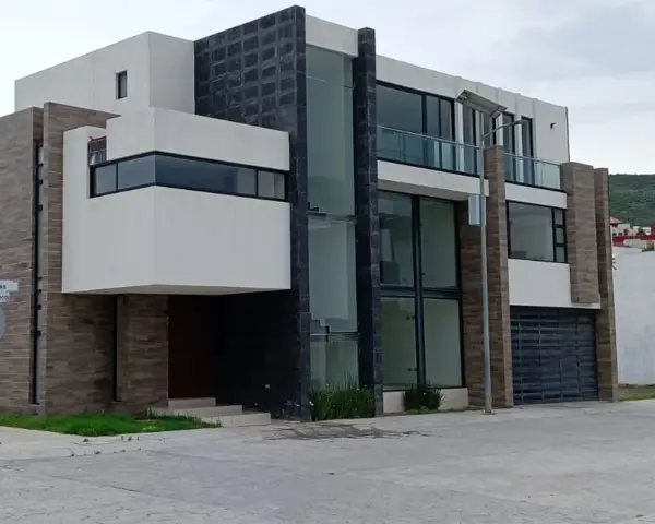 Casa en Villas de la Concepción, San Agustín Tlaxiaca, Hidalgo — foto 1 de 20
