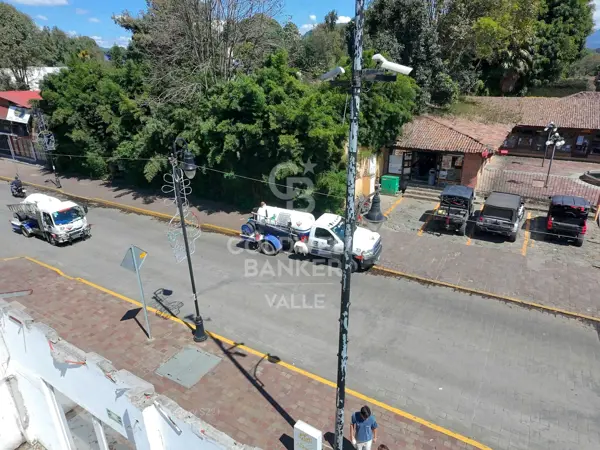Terreno Comercial en Renta Sobre Avenida Principal en Avándaro — foto 1 de 17