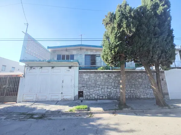 Casa en Venta para Remodelar | Colonia Estrella, Torreón — foto 1 de 23