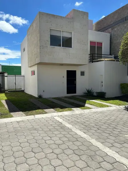 Casa en Venta con Jardín en Condominio La Escondida, El Refugio Querétaro — foto 1 de 16