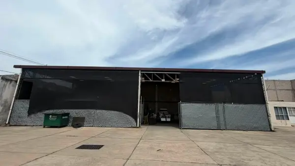 Bodega en Renta en Colonia Santa Anita con 2,165 M² de Superficie y Patio de Maniobras — foto 1 de 12