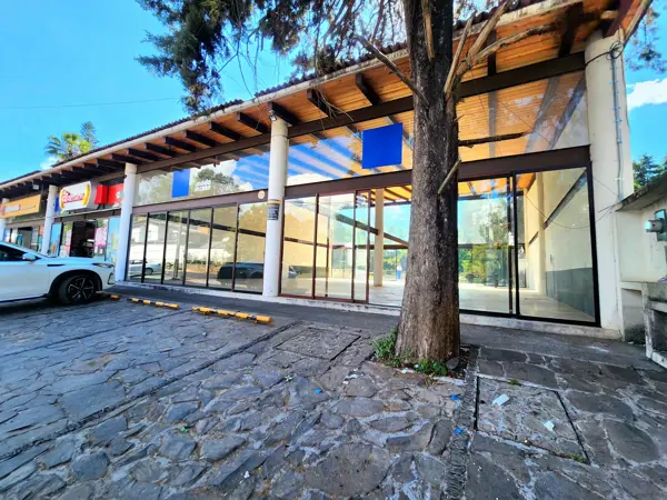Local en renta en Avándaro, Valle de Bravo — foto 1 de 17