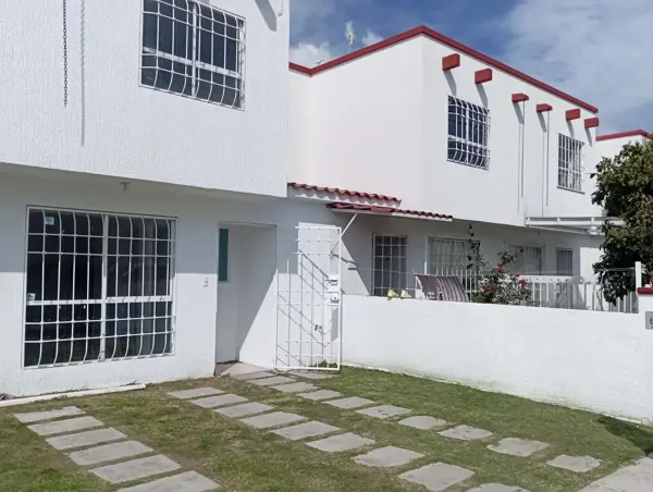 Casa en renta San Antonio La Isla, a 8 minutos del puente de Metepec y 2 de Garis — foto 1 de 19