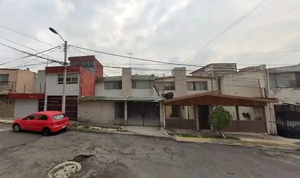 Excelente Casa en Venta Tulipán 48, Jardines de Atizapán Méx. ++recuperación Patrimonial++ — foto 1 de 11