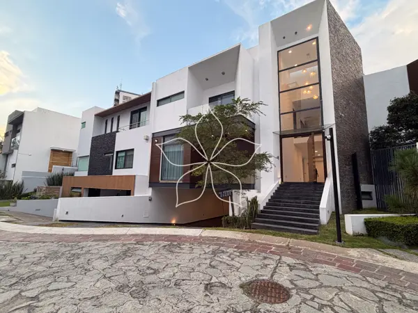 Residencia en Venta, Puerta las Lomas, Zapopan, Jal. — foto 1 de 46