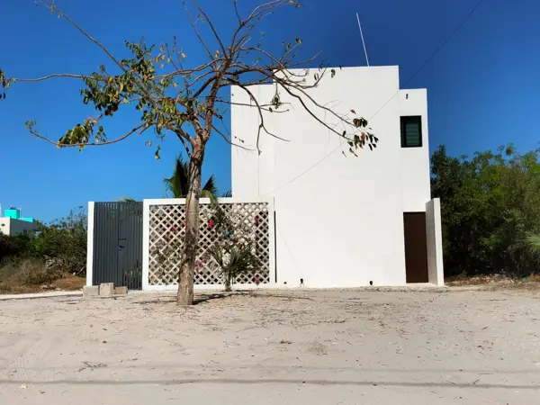 Casa con Piscina en Chicxulub Puerto — foto 1 de 17