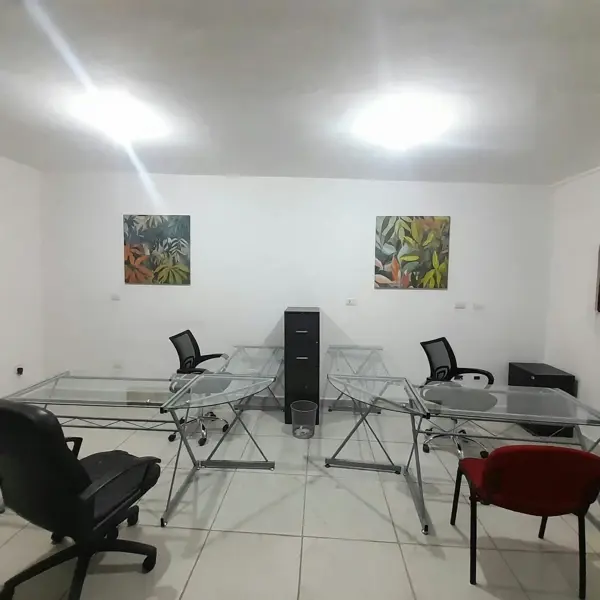 Oficina en Renta en Loma Real - Avenida Principal — foto 1 de 5