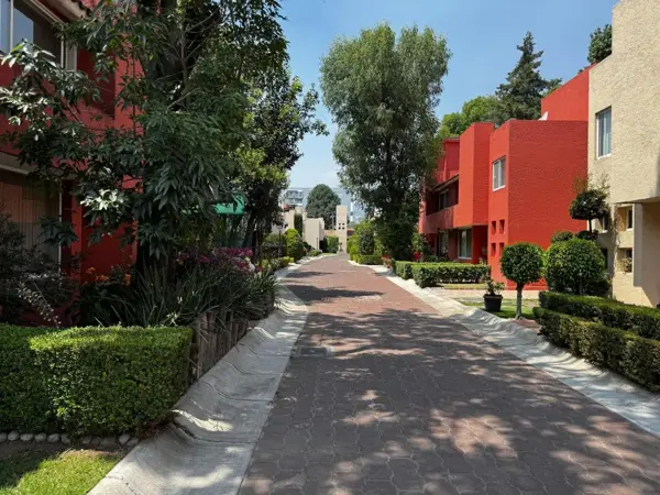 Casa en Remate Bancario en Fuentes de Tepepan, Tlalpan, Ciudad de México MM8011 — foto 1 de 10