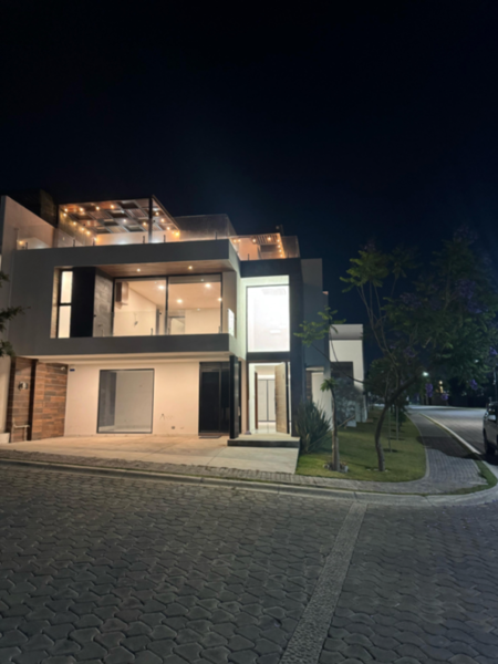 Casa en Renta Lomas de Angelopolis Ii Parque Sofia Cercano a Sonata y Lateral Atlixcayotl — foto 1 de 16