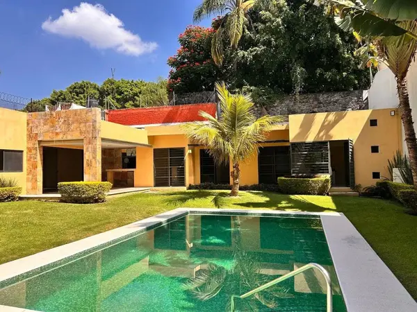 Casa en Vista Hermosa | Residencia de Una Planta con Alberca Climatizada y Jardín — foto 1 de 32