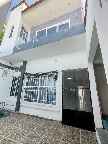 Venta de Casa de dos niveles cerca de la cabeza de Juarez en Jojutla, Morelos — foto 1 de 22
