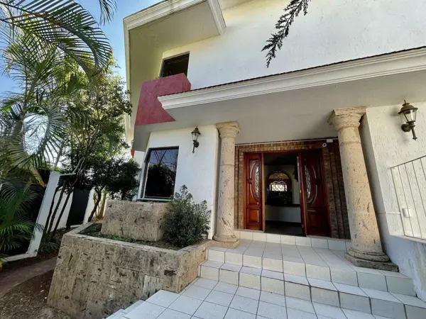 Casa en Venta en Residencial Victoria — foto 1 de 27