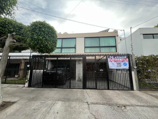 Casa en Venta en Ladron de Guevara — foto 1 de 27