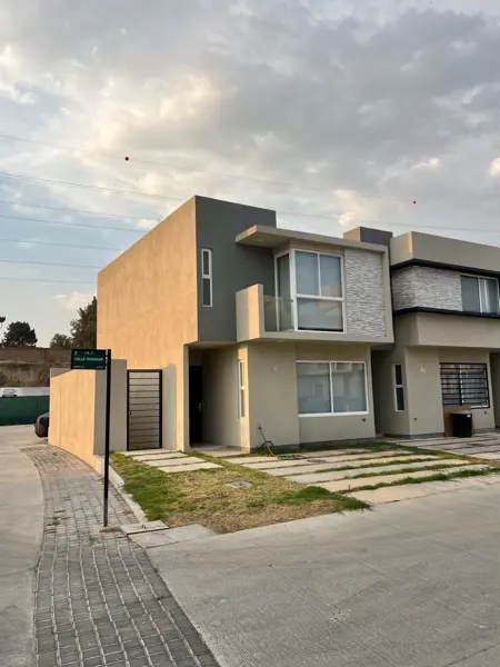 Casa en PRE VENTA Valle Imperial Abié — foto 1 de 22