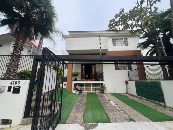 Casa en venta ciudad bugambilias — foto 1 de 18