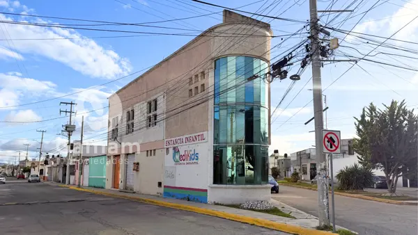 EDIFICIO COMERCIAL EN VENTA O RENTA | Rinconadas de San Francisco, Mineral de la Reforma, Hidalgo. — foto 1 de 40