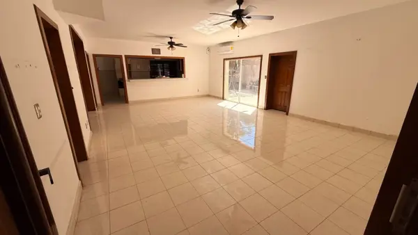 Casa en venta en Navarro, Torreón — foto 2 de 27