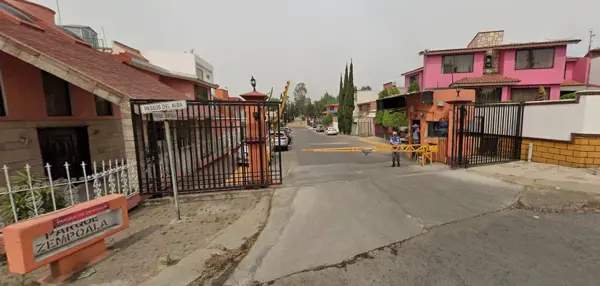 Casa en remate en Jardines del Alba, Cuautitlán Izcalli — foto 2 de 6