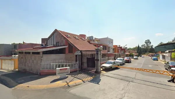 Casa en Remate Bancario en Jardines del Alba, Cuautitlán Izcalli JX — foto 1 de 6