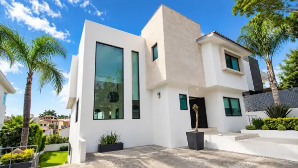 Casa Residencial en Venta | Zona Esmeralda, Edo. de Méx. — foto 1 de 10