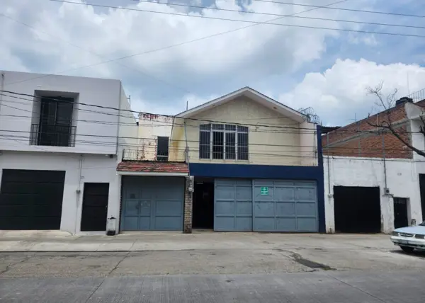 Casa Comercial en Venta a Una Calle del Parque Hidalgo — foto 1 de 30
