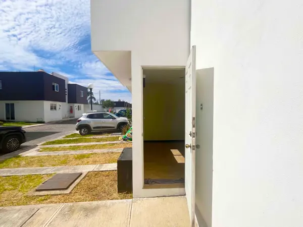 Casa en venta en Santa Maria Coronango, Coronango — foto 3 de 27