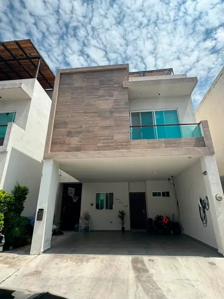 Paseo del Vergel. Hermosa Casa con 4 Recámaras Cada Una con Su Baño Completo. 7 Años de Antiguedad — foto 1 de 25