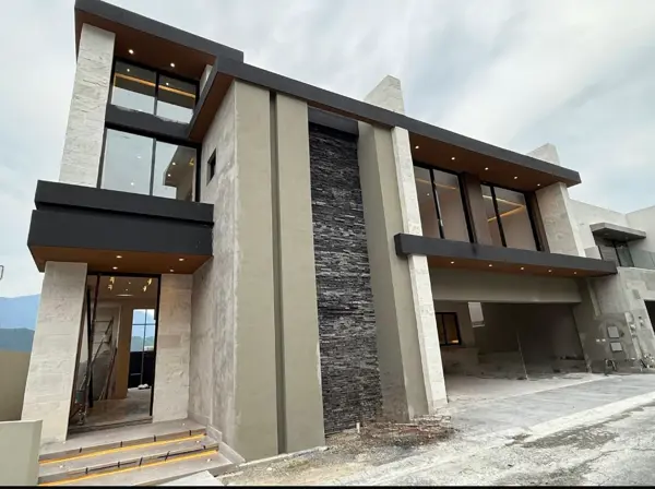 Casa en Venta en La Herradura, Carretera Nacional, Monterrey, N. L. — foto 1 de 26