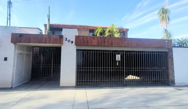 RESIDENCIA EN VENTA | COLONIA LAS ROSAS ?? Gómez Palacio, Durango — foto 1 de 30