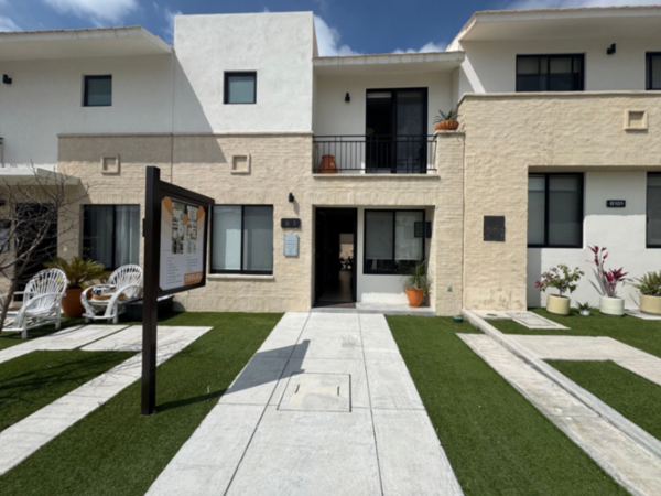 Casa en venta en zona Desireé/Zakia — foto 1 de 23