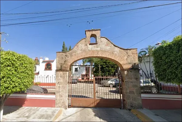 Casa en Venta en Colonial Tlaquepaque — foto 1 de 18