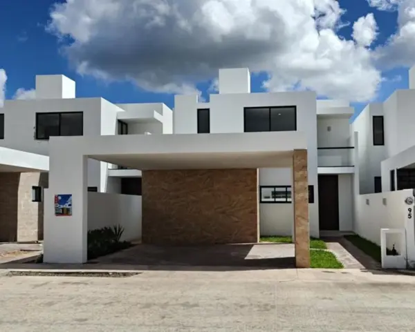 Casa en Venta en Privada Zenara Xcanatun Residencial, Cholul — foto 1 de 38