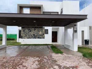 Casa en Altozano la Nueva Laguna, Gómez Palacio, Durango — foto 1 de 31