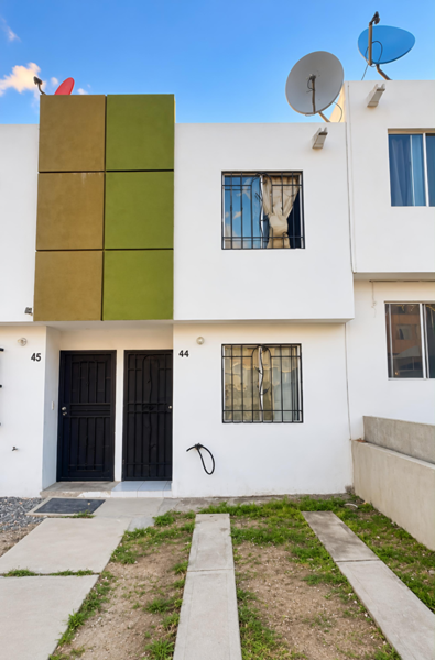 Casa en Venta en Villas de Santa Fe | $1,350,000 MXN | Acepta INFONAVIT — foto 1 de 8