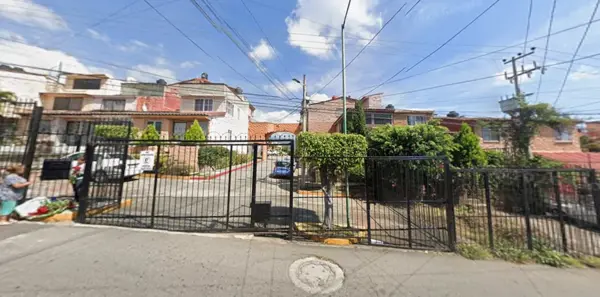 Casa en Buena Ubicación 3 Recamaras 1 Baños 1 Est. 79 M² / a Minutos de Cuernavaca, Plaza Cuernavaca — foto 1 de 10